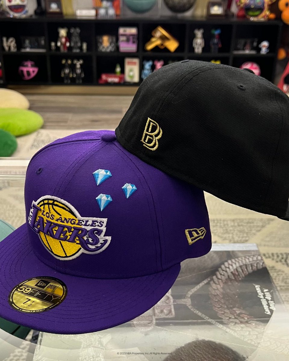 NTWRKLIVE's tweet photo. LAKER NATION 📷📷 The @BenBaller x @Lakers x @NewEraCap NBA official fitted cap is finally here!

“As a true LA native who was born & raised in Koreatown and been a life long Lakers fan who bleeds Purple & Gold, this is a dream come true and full circle moment.” - @BENBALLER 

Shop it on NTWRK next Wednesday, 10/25 at 6pm ET / 3pm PT. Link in bio.