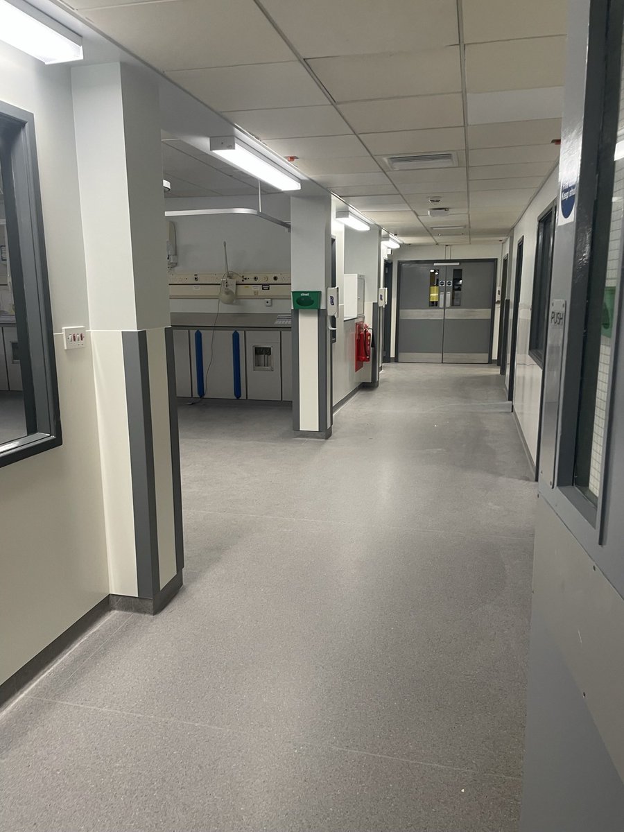 CharlieJade21's tweet photo. So today @bramleyward1 moved back after a 2 weeks spruce up. Can’t wait for our patients to see the new and improved. Still a little way to go but I’m sure we’ll get there with the amazing @TeamRenal @CarrelNuh @Sharonbramley @TeamCAS3 https://t.co/cwMmVovW2C
