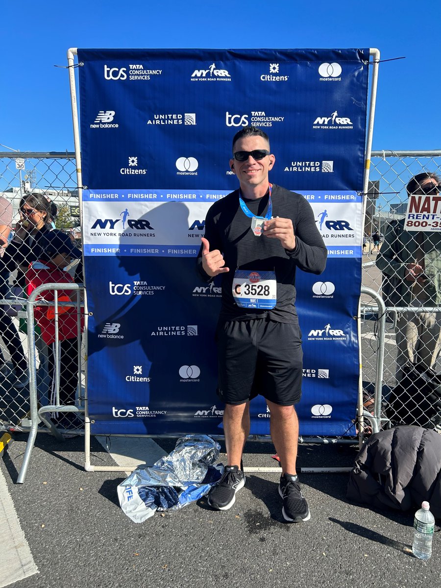 USMSBrooklyn's tweet photo. A Deputy U.S. Marshal from E/NY completed the @nyrr Staten Island Half Marathon. This race was 13.1 miles through the scenic hills of Staten Island, including historic Fort Wadsworth, near the Staten Island ferry, and beautiful South Beach. #BeTheDifference #StatenIslandHalf https://t.co/SSZ0Tbr9MX
