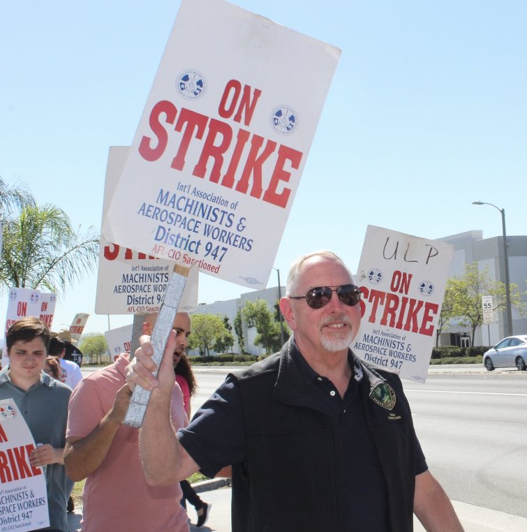 GeneralRoth's tweet photo. Proud to stand in solidarity with striking IAMAW 947 workers who are fighting for fair wages, benefits &amp; improved working conditions.  W/ @IELaborCouncil  in a strong showing of support for these dedicated workers who are the backbone of our nation, state &amp; region. Fight on! https://t.co/ViXRqeRIMX