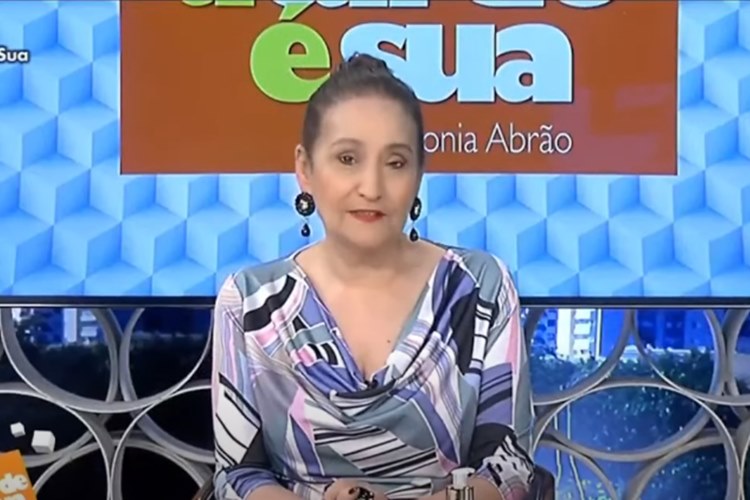 areavip's tweet photo. Sonia Abrão desabafa sobre a expulsão de Rachel Sheherazade de 'A Fazenda 15' 
LEIA 👉https://t.co/MxVbkKjBIw
.
A apresentadora opinou sobre a expulsão  ... #AFazenda15 #AFazenda2023 #ATardeéSua #DESTAQUE #ExpulsãoDeRachel #RachelExpulsa #RachelSheherazade #RedeTV #SôniaAbrão https://t.co/2ZCiMWEUUC
