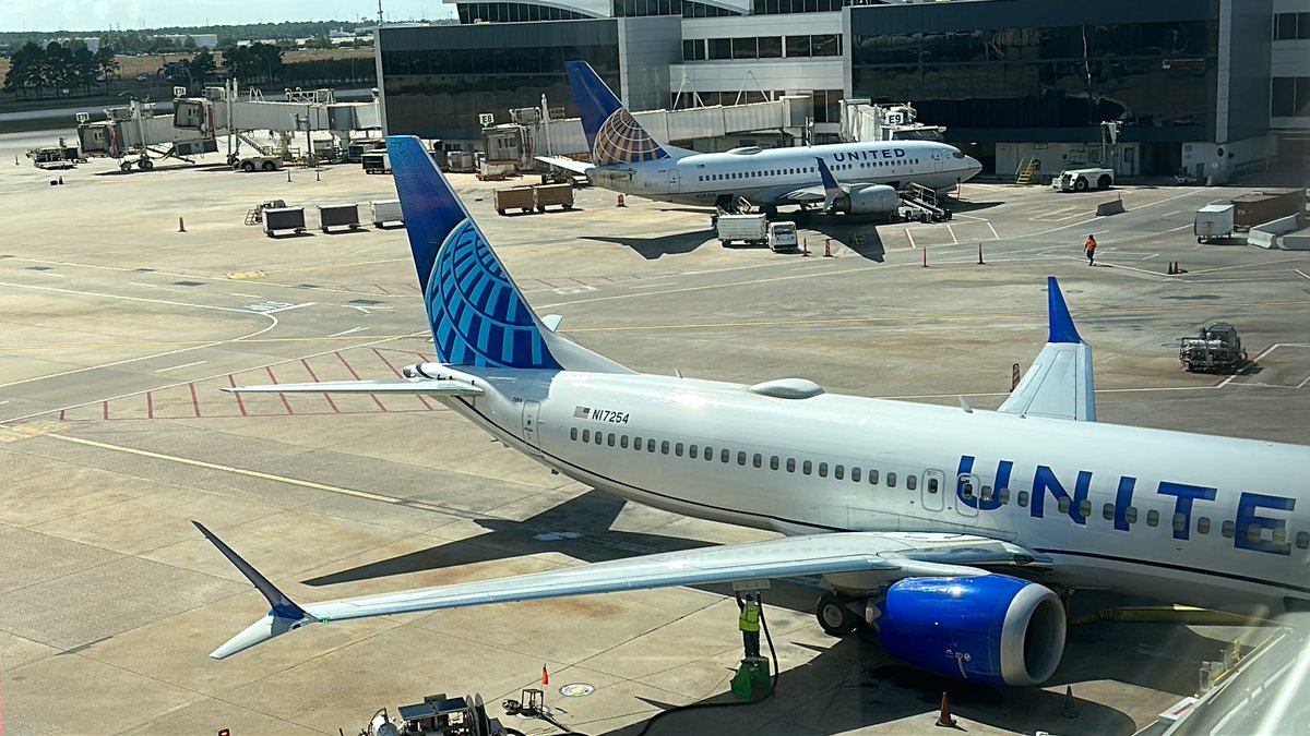 rob_brzozowski's tweet image. To był intensywny tydzień z bardzo udanymi spotkaniami w San Antonio i Houston!! Dzięki nim mamy kolejny statek z US dla klientów #Unimot w drodze do Gdyni. A teraz czas na mnie, szkoda że pogody nie mogę zabrać ze sobą ;) Pozdrawiam z IHA AirPort