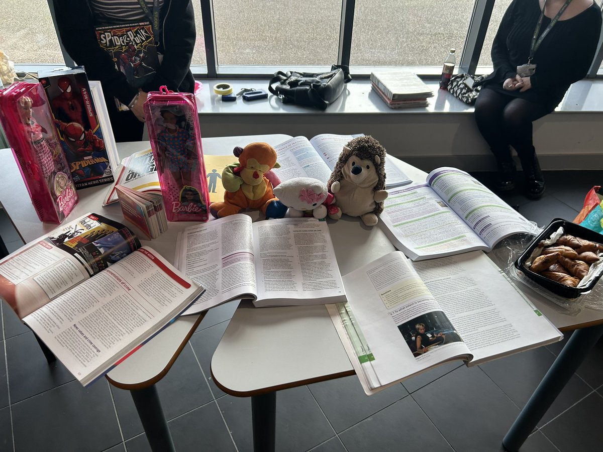 JFAdamRE's tweet photo. Super super super proud of our amazing #SocialSciences display completed by toys to explore the topic of socialisation and an array of cultural sweets, snacks and delicacies @OfficialNUSA @MissMalhiSlays @MissHaxby #DreamTime #SociologyRocks https://t.co/GTReV1MsFo