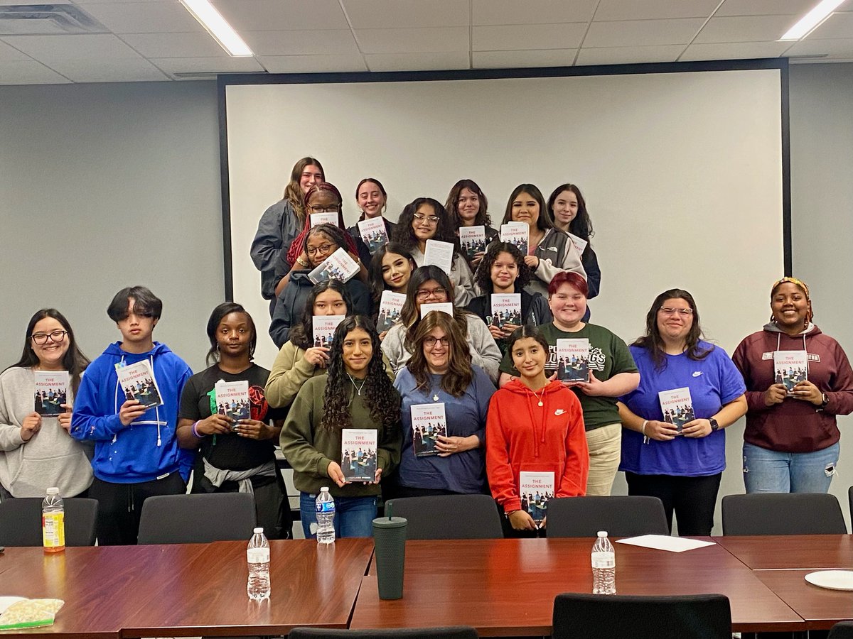 DrWardEPCHS's tweet photo. What an amazing day! #MustangsRead enjoyed lunch with the author of "The Assignment" @LizaWiemer This 2024 Illinois Abe Lincoln Teen Choice Book is an amazing story based on real-life events. Thank you to @1Book1Marist and @epplibrary for partnering to bring her to Chicagoland. https://t.co/oOWtyPKliE