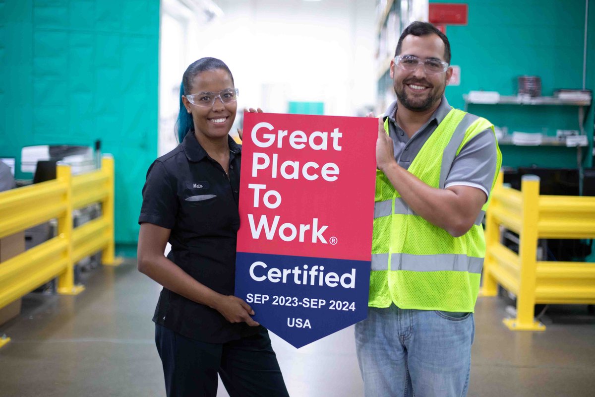 LubeTech's tweet photo. We're celebrating that our teammates' feedback certified us as a Great Place to Work for the second year in a row! Thank you everyone for helping 𝗺𝗮𝗸𝗲 𝘁𝗼𝗺𝗼𝗿𝗿𝗼𝘄 𝗮 𝗹𝗶𝘁𝘁𝗹𝗲 𝗯𝗶𝘁 𝗯𝗲𝘁𝘁𝗲𝗿 𝘁𝗵𝗮𝗻 𝘁𝗼𝗱𝗮𝘆.
Learn more: https://t.co/3sIm16hG6t https://t.co/BvLTGD2r4u