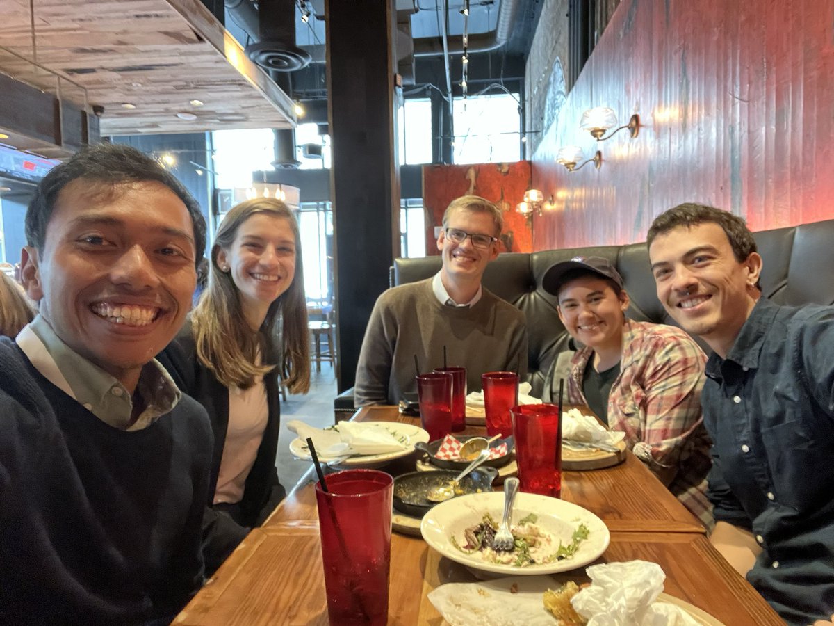 mas_datu's tweet image. The @osuearthscience 2017 cohort friendship is still going strong!