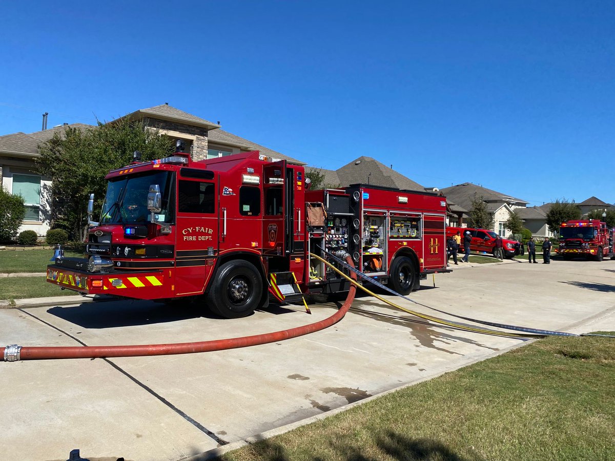 SiddonsMartin's tweet photo. Cy-Fair Fire Department working a residential structure fire earlier this week. #PierceOnScene #PierceFleet #PiercePerformance https://t.co/heE4bDkUeX