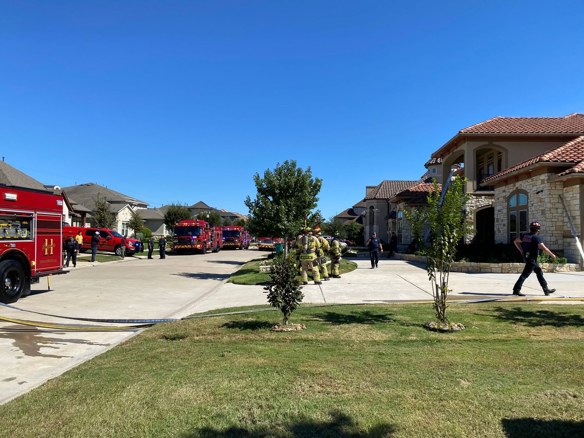 SiddonsMartin's tweet photo. Cy-Fair Fire Department working a residential structure fire earlier this week. #PierceOnScene #PierceFleet #PiercePerformance https://t.co/heE4bDkUeX
