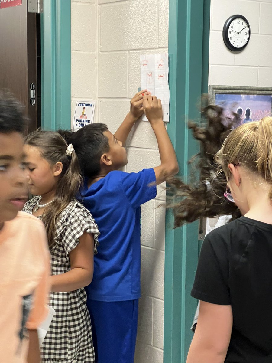 MBE4amc's tweet photo. Learning about Louis Braille, we walked the school to find examples of how he changed the world! @audi_huberty @HumbleISD_MBE #mbeisfamily #senditon #shinealight #nextkidup https://t.co/uVYReezYUa