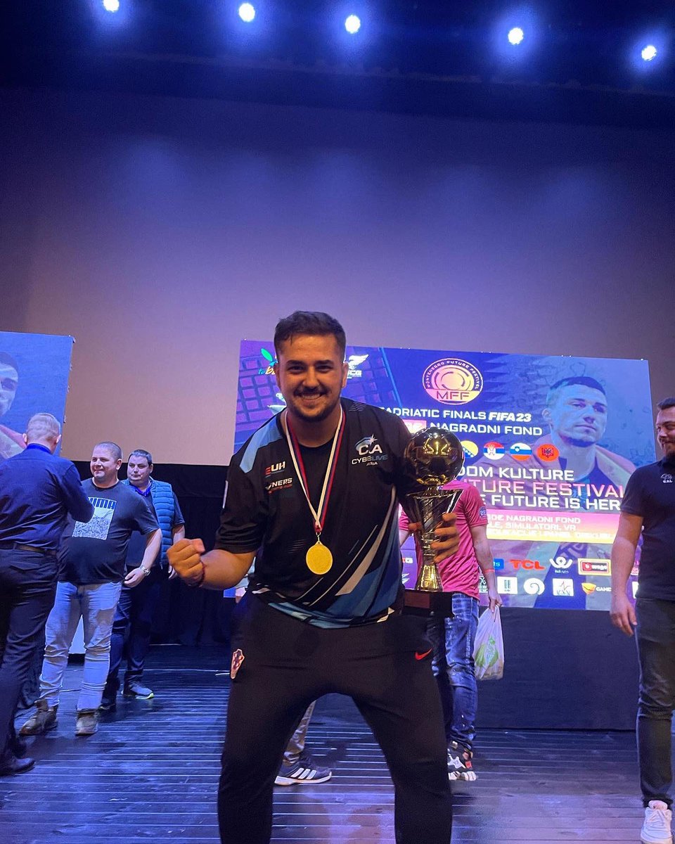 TAAAAAKOOO JEEEEE eAdriatic Finals CHAMPIOOON!!! 🏆🥇🇭🇷

5.000€ prize money 💰✅

Thank you Montenegro! 🇲🇪 

Hvala svima na podršci!!! 🫶🏼

#esports #champion #idemoo