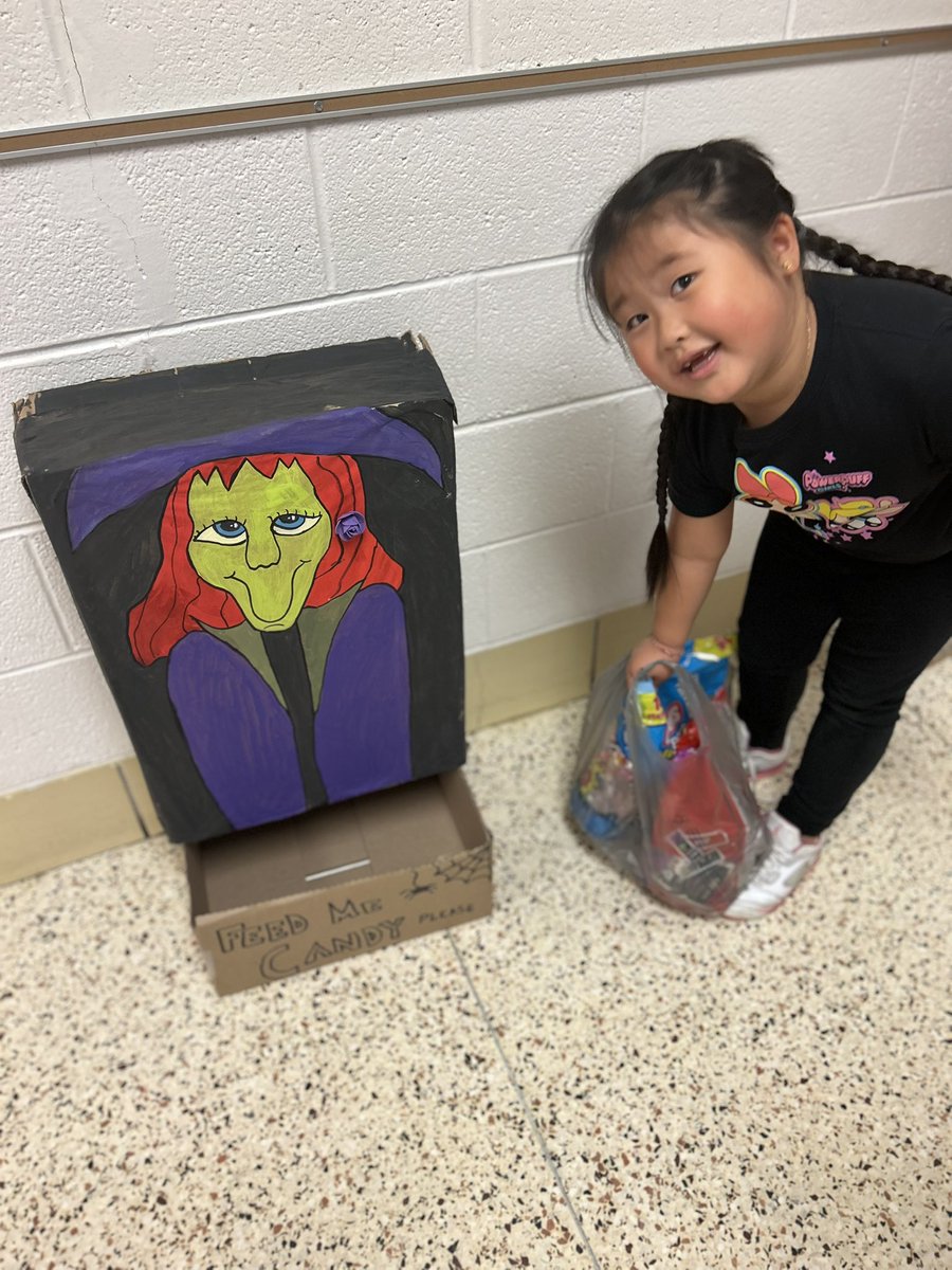 Feeding the candy monsters!  Yum yum!  #edisonshines #fraserfamily