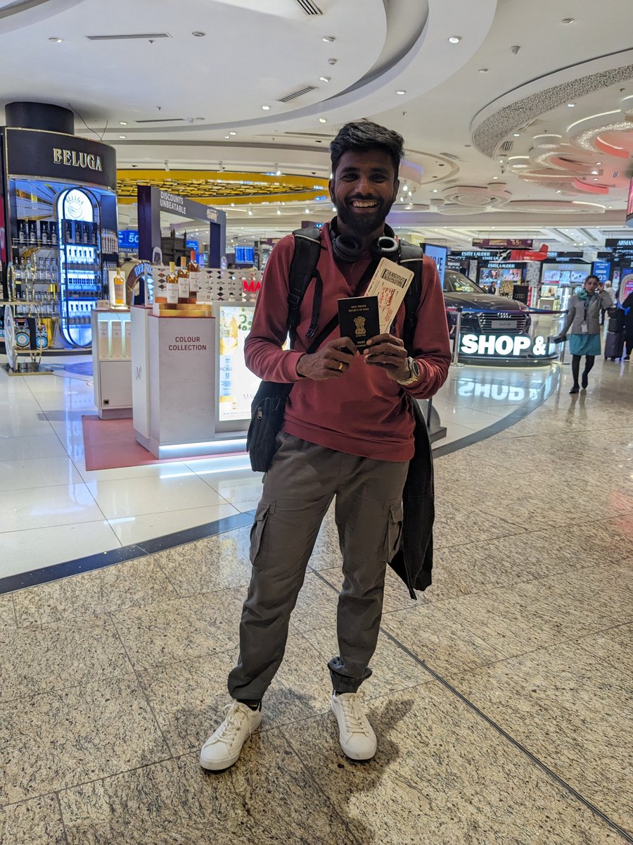 runkarthikrun's tweet photo. ✈️Off to Valencia🇪🇸 City for the Half Marathon race this Sunday. This was the reason I had to prepone my #NavRun.
Plans? Just gonna have fun. Honestly low on training except for the last two weeks.
See you🇮🇳 next weekend. Tada! https://t.co/VCNCZiMw0V