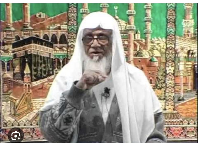 Ismail_farah1's tweet photo. انا الله و انا اليه راجعون

Dr. V. Abdur Rahim
Has returned back to Allāh, I ask Allah to grant him jannah and forgive him for his sins. He was the author of the well known Madinah Books. His works didn’t only benefit students in Madinah but also Muslims worldwide. https://t.co/lFRcEwxg1q