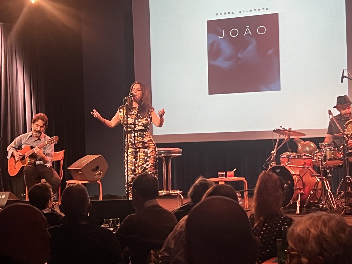 nicvaccani's tweet photo. Al @Bluenotemilano @bebelgilberto #JazzMi https://t.co/UXuutvVwXo