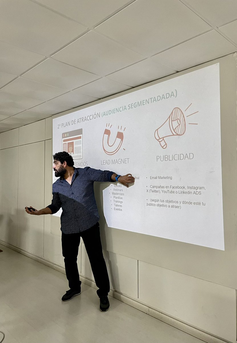 Atención a mis RRSS los próximos meses porque hoy <a href="/cinacio06/">Cláudio Inácio</a> me ha hecho replantearme mi #MarcaPersonal y me ha dado las claves y objetivos…
<a href="/aulaCM/">Aula CM - Escuela de Comunicación y Marketing</a> 💥🔝

#marketing #communitymanager #rrss