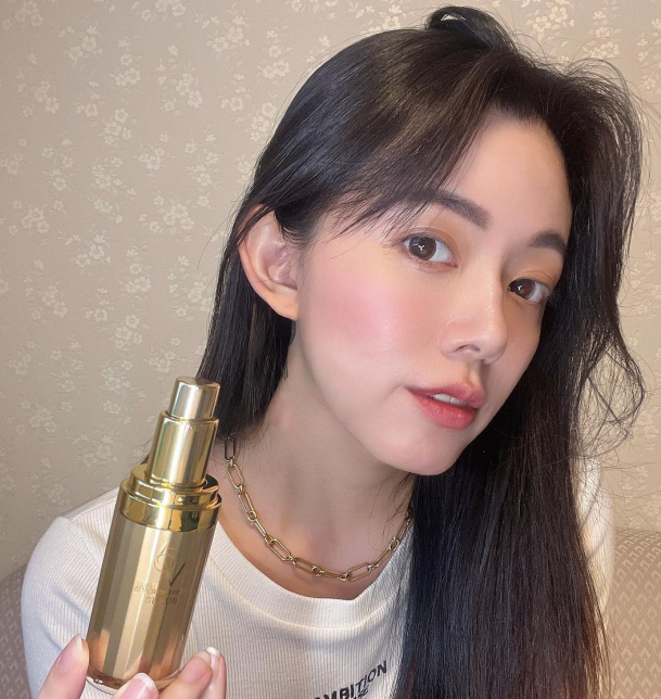 mityou2560's tweet photo. 私は起きて化粧をしましたが、何か異議ありますか？ 私の目の前から消えてください https://t.co/qUw83VBtTQ