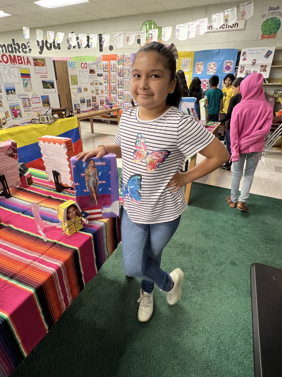 DaisyQR1's tweet photo. @HCPS_Trapnell  celebrates Hispanic Heritage. These kiddos shared their research with their peers! https://t.co/zGp6m5js8s
