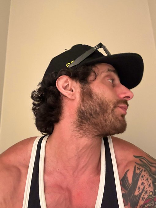 My hair is curly AF right now https://t.co/NWgAYO4rUa<a href="/tag/mommyblowsbest"class="tags"><span>#mommyblowsbest</span></a>