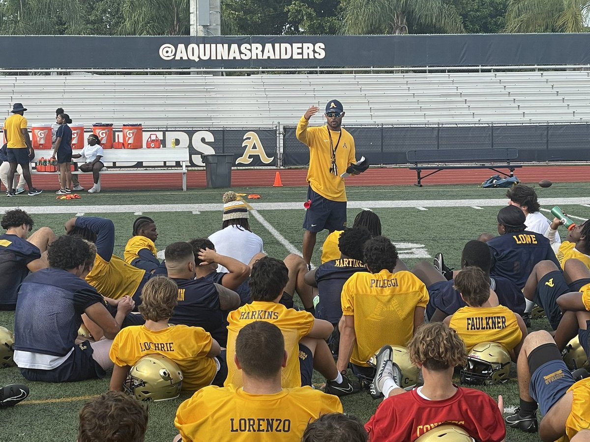 Aquinas Football tweet media