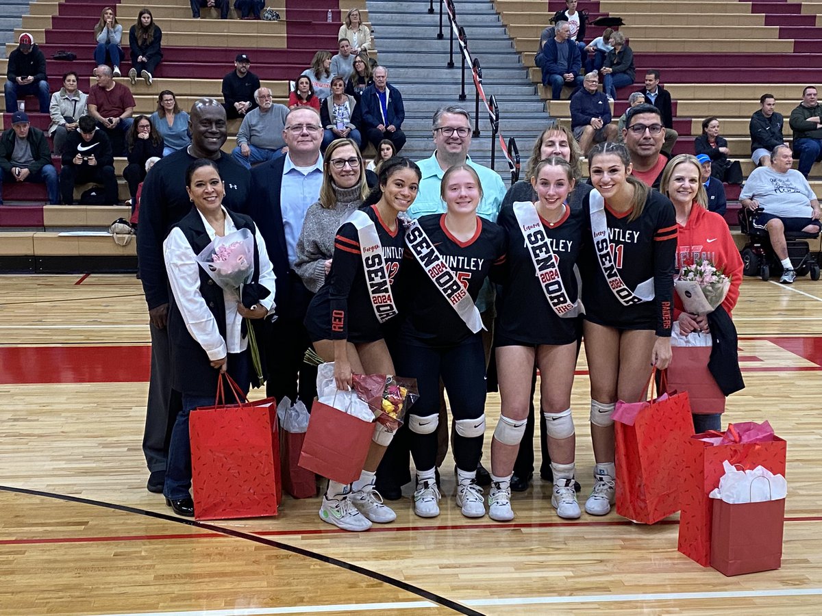 HHS_Athletics1's tweet photo. VB defeats B. Central: 21-25, 25-12, 25-11 on Senior Nite! Thx seniors 4 all your hard work &amp; efforts! https://t.co/VhO3j6GPgB
