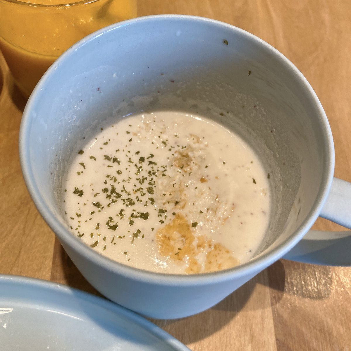 yumirin_29ch's tweet photo. おはもーにん☀️
全粒粉🍞ブレッドの #モーニング にさつまいものポタージュを追加してちょっと贅沢かつ健康な朝です🍠
皆さまよい一日を😌
#cafe310 https://t.co/yTttZSwjIp