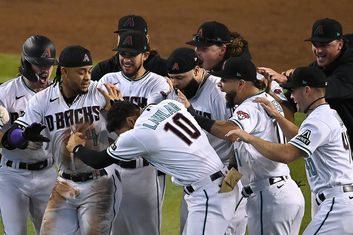 Dbacks's tweet photo. Our first #postseason walkoff since a kinda famous one back in '01. 🤷 https://t.co/TTxUUo4phu