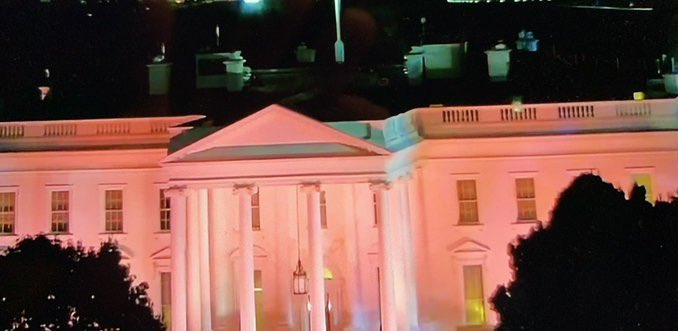 🔴#SONDAKİKA 

| ABD Başkanı Biden’ın ulusa seslenişi sırasında Beyaz Saray’ın ışıkları kırmızıya döndü.

#Biden #DünyaSavaşı #USSCarney #NorthKorea #Türkiyede3 #Azerbaycan #20EkimCuma #bilalserçetutuklansın #EbuUbeyde #Pentegon #bilalserçetutuklansın