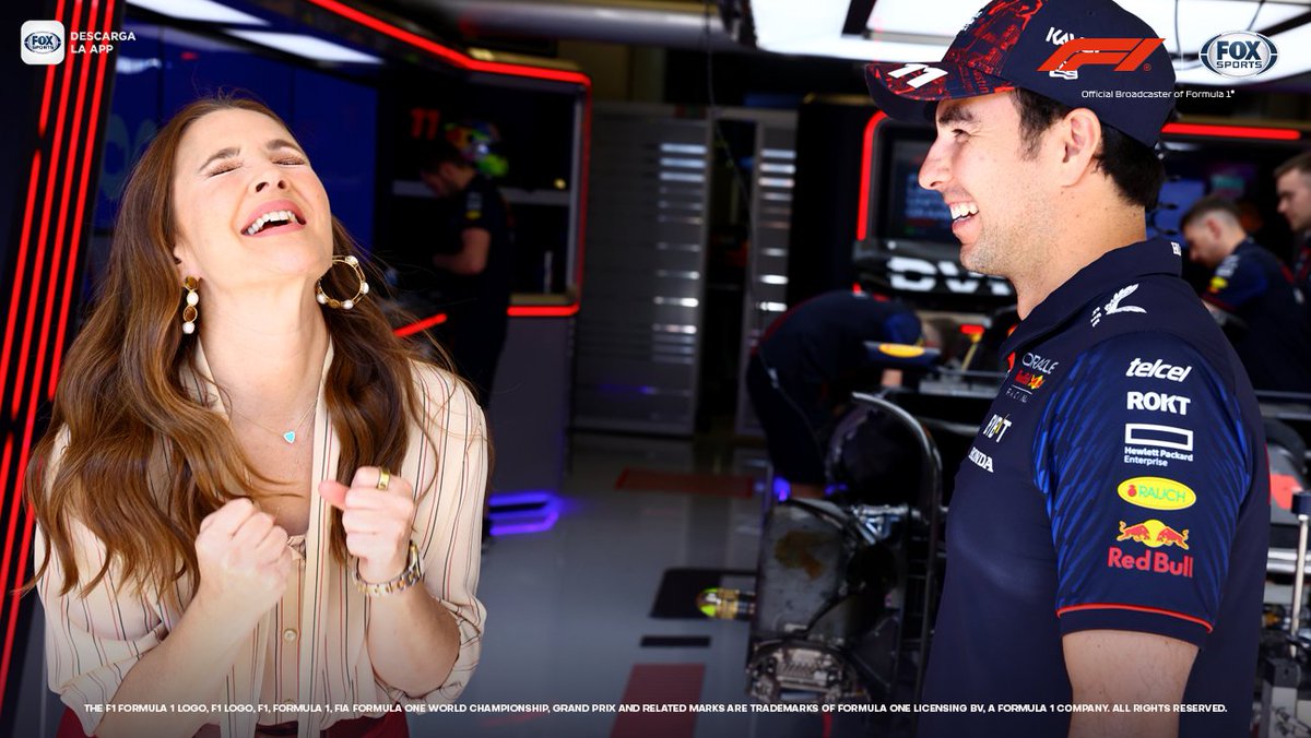 FOXSportsMX's tweet photo. 🤩 ¡TODOS SOMOS DREW BARRYMORE CON CHECO PÉREZ!  🤩

Y es que la actriz estadounidense no ocultó la emoción de conocer al piloto mexicano 😅

#F1xFSMX https://t.co/YkQ0ULDAJ0