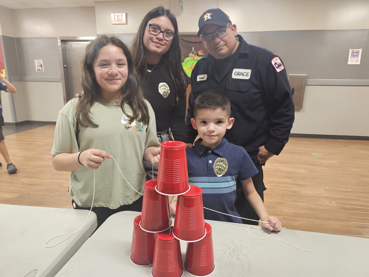 LPJScience's tweet image. Cup Stacking Challenge met! Thank you, Baker Bears, for another amazing family night! #LPProud #LPLegacy @wgjackso #LPStrong @lpisd @baker_6th_Grade #ChooseLP @LPfamilyengage #WeAreLP @L_Rodriguez_Edu @coach_arizpe