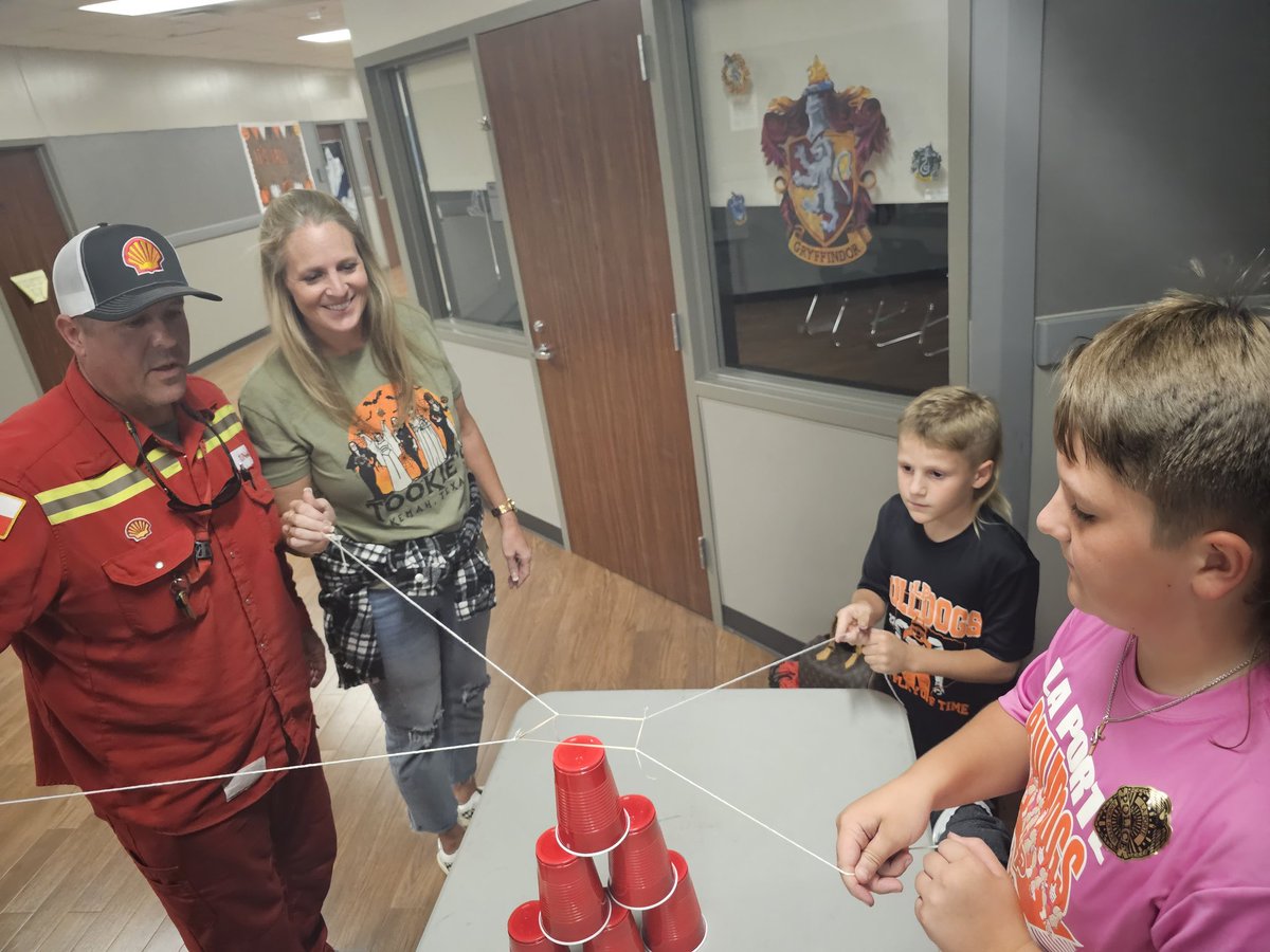 LPJScience's tweet image. Cup Stacking Challenge met! Thank you, Baker Bears, for another amazing family night! #LPProud #LPLegacy @wgjackso #LPStrong @lpisd @baker_6th_Grade #ChooseLP @LPfamilyengage #WeAreLP @L_Rodriguez_Edu @coach_arizpe