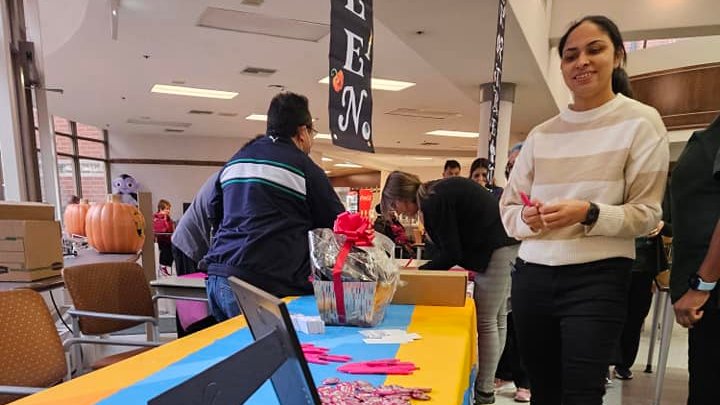 cupe500's tweet image. Today, Local 500 President Gord Delbridge, CUPE Staff and Unit Executive members celebrated Health Care Support Workers’ Week with our members at Riverview Health Centre. We honour and thank them for their constant commitment and dedication to our health care system. 🩵