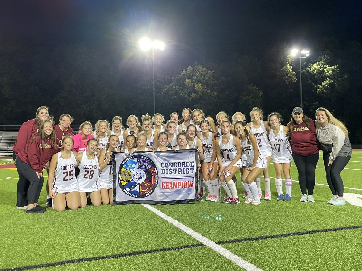 OaktonHS's tweet photo. CONCORDE DISTRICT CHAMPIONS!! Congratulations Cougars! #WEAREOAKTON @oaktonfieldhockey 🏑 https://t.co/Uz5Xlil0uf