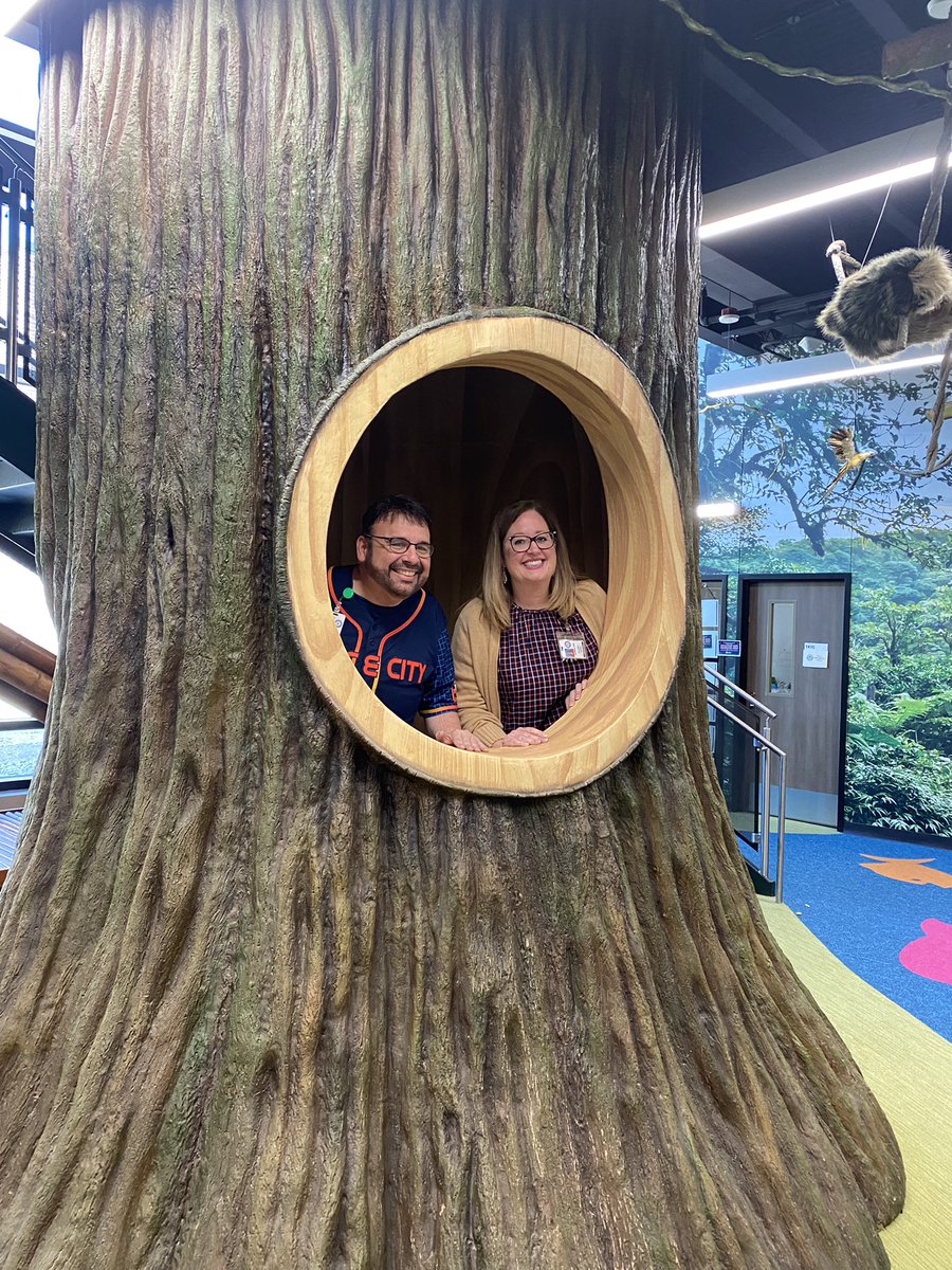 HumbleISD_NBE's tweet photo. HumbleISD principals enjoying our leaning spaces at NBE! We love our school!#NothingButExcellence @Christy_Erb https://t.co/qZt6RndVLc