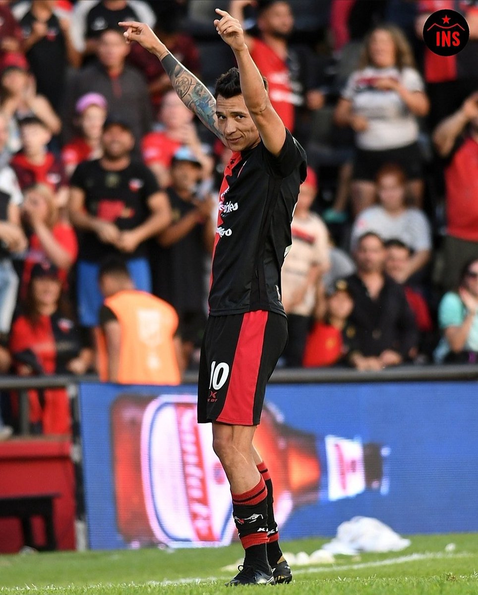 _infosabalera's tweet photo. 🎩 Gracias por tanto fútbol, RB10. https://t.co/GlC59dRpxA