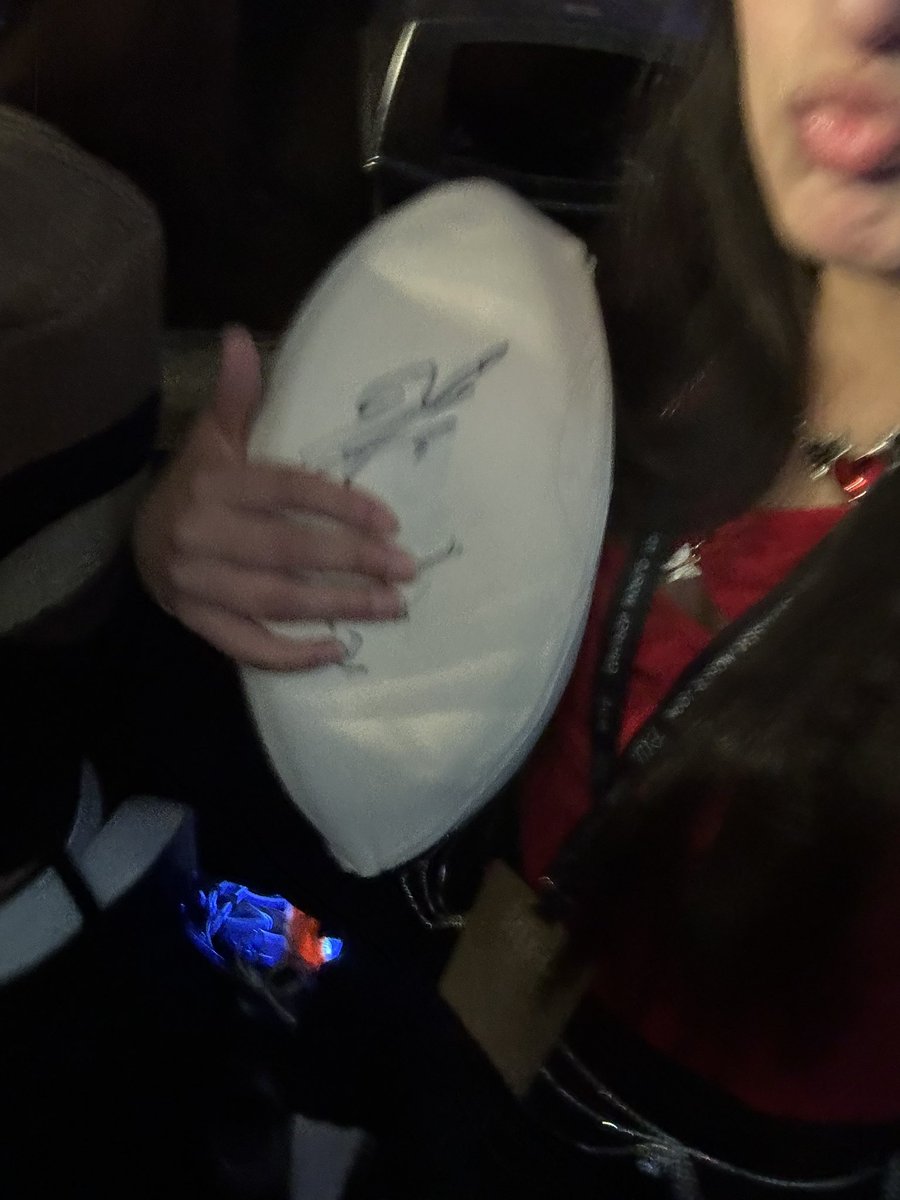 nvaleb's tweet photo. I GRAB THE BALL
#enhypen #FATE_IN_NEWARK https://t.co/KDjLEw13LD