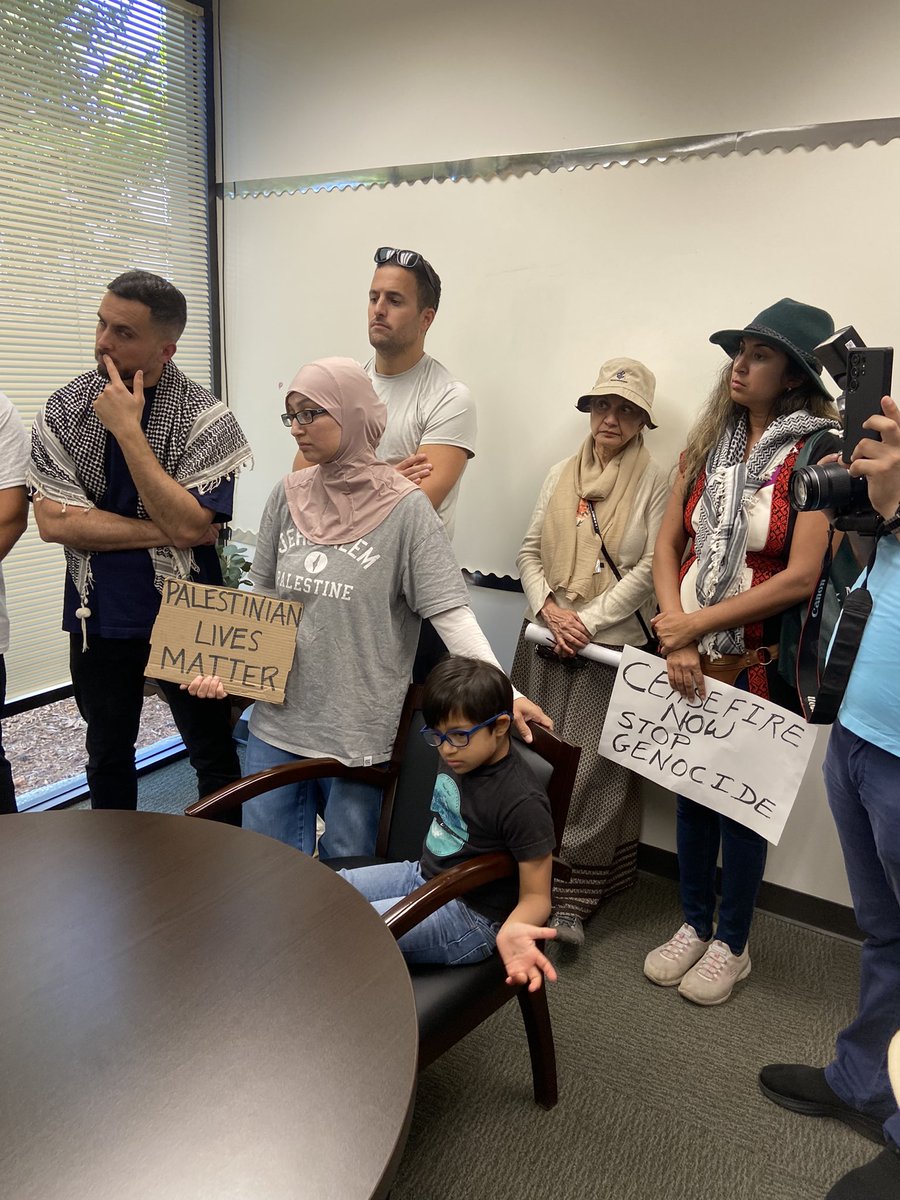 AACivic's tweet photo. Dozens of constituents at @RepKatiePorter’s office to demand that she speak out against the genocide in Pale stine and end U.S. military funding to Is rael. https://t.co/xU8htIvAt2