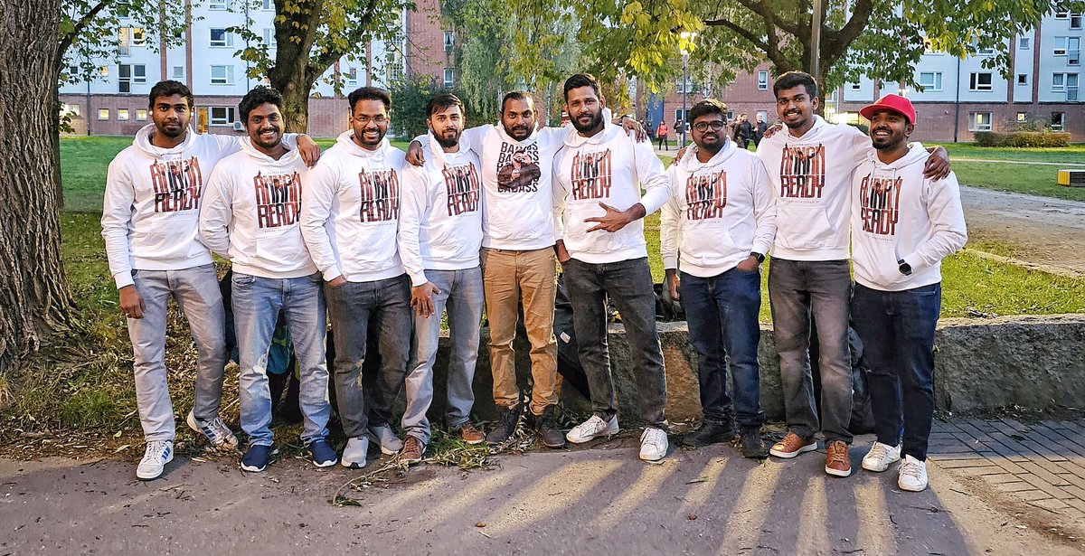 tharunpriyan's tweet photo. Thalapathy fans frm Sweden.! 

Leo @actorvijay 🔥🔥 whatta-wow sambavam by @anirudhofficial @Dir_Lokesh @MrRathna @DeerajVaidy

 Wearing these uber cool hoodies from @Ordrobeapparels 

#LeoFDFS #LeoBlockbuster #LeoFilm #LeoMovie #leo #stockholm #ThalapathyVijay #ThalapathyBloods https://t.co/eCONk58kYQ