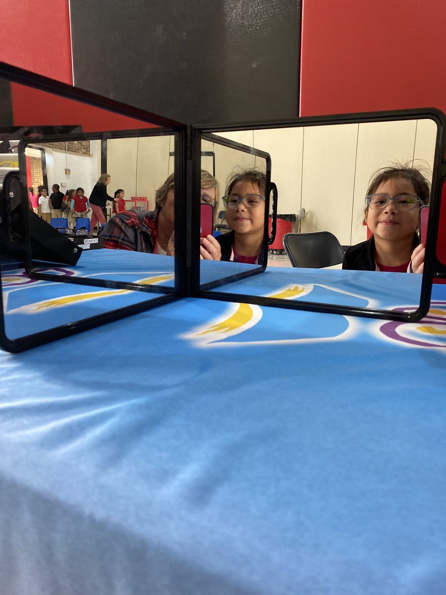 NurseReardon's tweet image. Busy day @rbpsEAGLES  Thank you to @opticalacademy1 for helping our kids to #seeclearly #gotglasses 🤓@DreamBigRB @RedBankSup