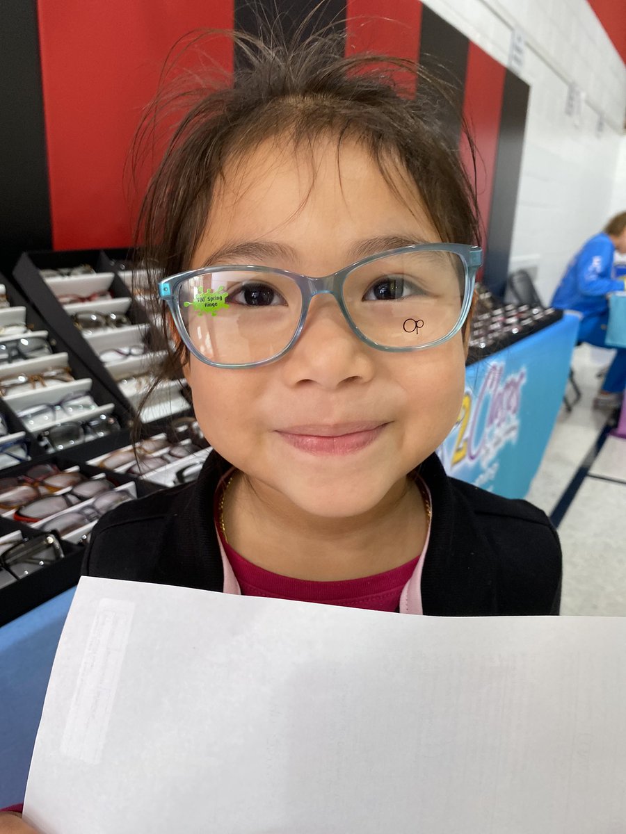 NurseReardon's tweet image. Busy day @rbpsEAGLES  Thank you to @opticalacademy1 for helping our kids to #seeclearly #gotglasses 🤓@DreamBigRB @RedBankSup