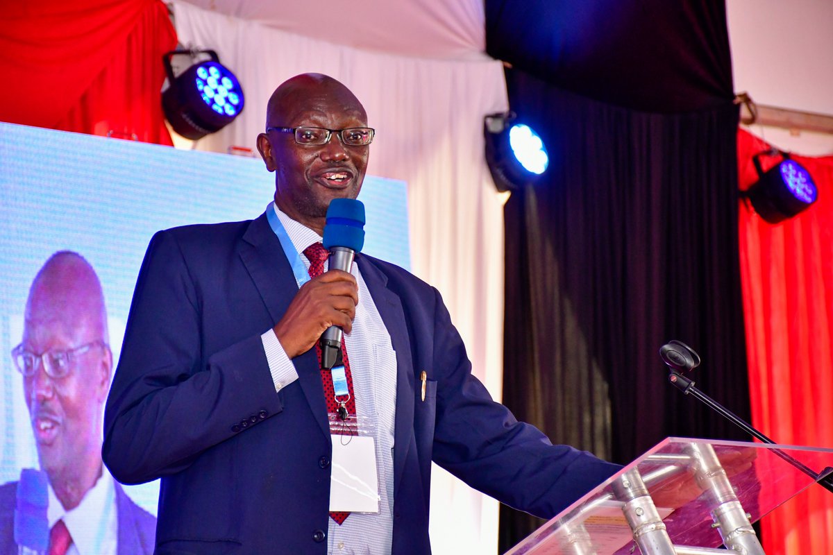 ampathkenya's tweet photo. Professor Sylvester Kimaiyo, Chief of Party--USAID AMPATH Uzima, shared insights into HIV prevention, care and research, emphasizing AMPATH's transition from HIV care to comprehensive healthcare.
#UHCConference #AfyaNyumbani #KapkatetStadium #AfyaYetuJukumuLetu https://t.co/Sk3bZJEoQF