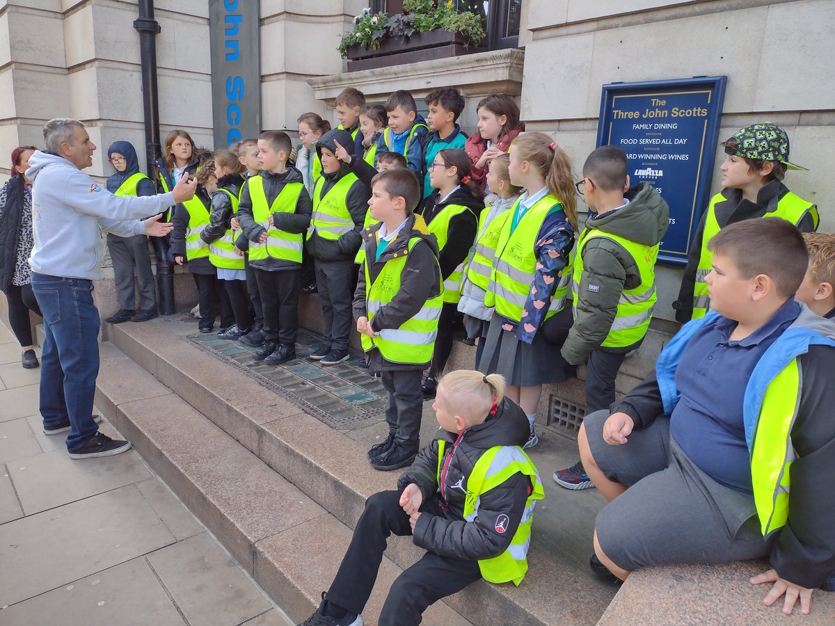 CPickeringPri's tweet photo. #Y4MOR had a great time with @childrensuni exploring the city, researching Hull's ambassadors and learning about our wonderful city. Thank you @INEOS for making it happen for us ๐๐ https://t.co/zmUw015uGE