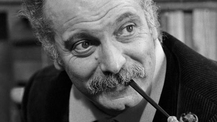 « La seule révolution possible, c'est d'essayer de s'améliorer soi-même, en espérant que les autres fassent la même démarche. Le monde ira mieux alors. »
Georges Brassens