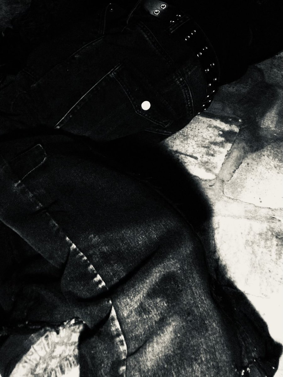 DamagedWallflow's tweet photo. ‘DECAY’ DENIM 
Releasing Oct 21 @ 12pm pst https://t.co/JVy8deiNBz