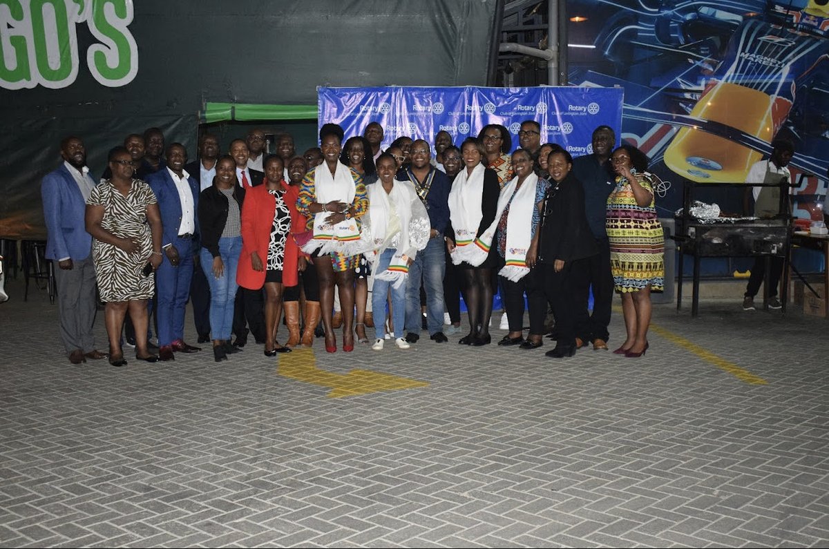 FAWZIAALI's tweet photo. The new member induction ceremony in October was fully of fun fair and colour. We cheered, we ate cake, we celebrated the new members. Congratulations https://t.co/uKgj5OUBqt