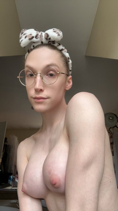 Mommy&rsquo;s got milkers. You wanna suck?? https://t.co/dCJqGTEGSf<a href="/tag/tgirl"class="tags"><span>#tgirl</span></a><a href="/tag/transgirl"class="tags"><span>#transgirl</span></a>