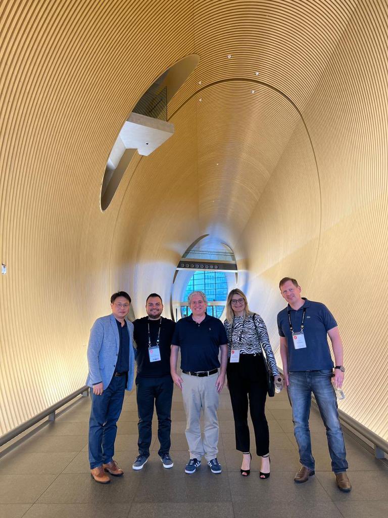 urteaga's tweet image. Thanks to @LGElectronics for an amazing experience in Seoul, South Korea during their #WebOS Summit & for extending our @kantokaraoke partnership agreement for 3 years with amazing growth + #tech #innovation opportunities.