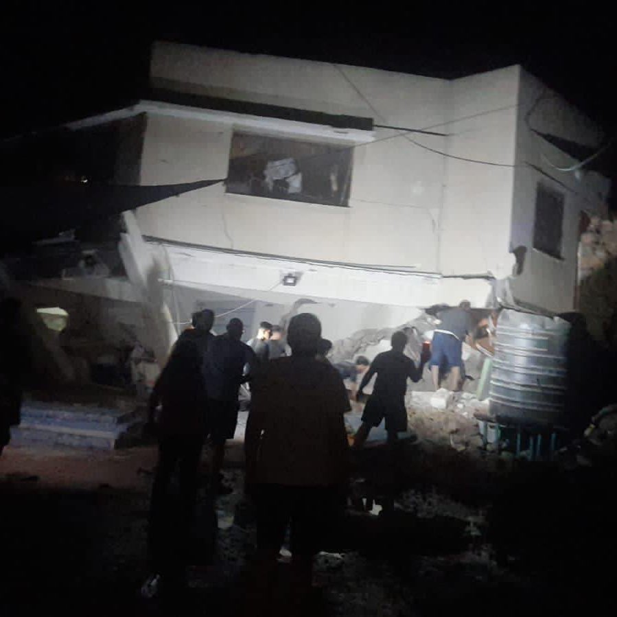 jacksonhinkle's tweet photo. ☦️🇮🇱 A building belonging to the OLDEST CHRISTIAN CHURCH in Gaza was just BOMBED by Israel.

🇮🇱 Multiple dead civilians &amp; many more injured.

🇮🇱 The building was used to house refugees from Israeli bombings. https://t.co/5UStzxrpfS