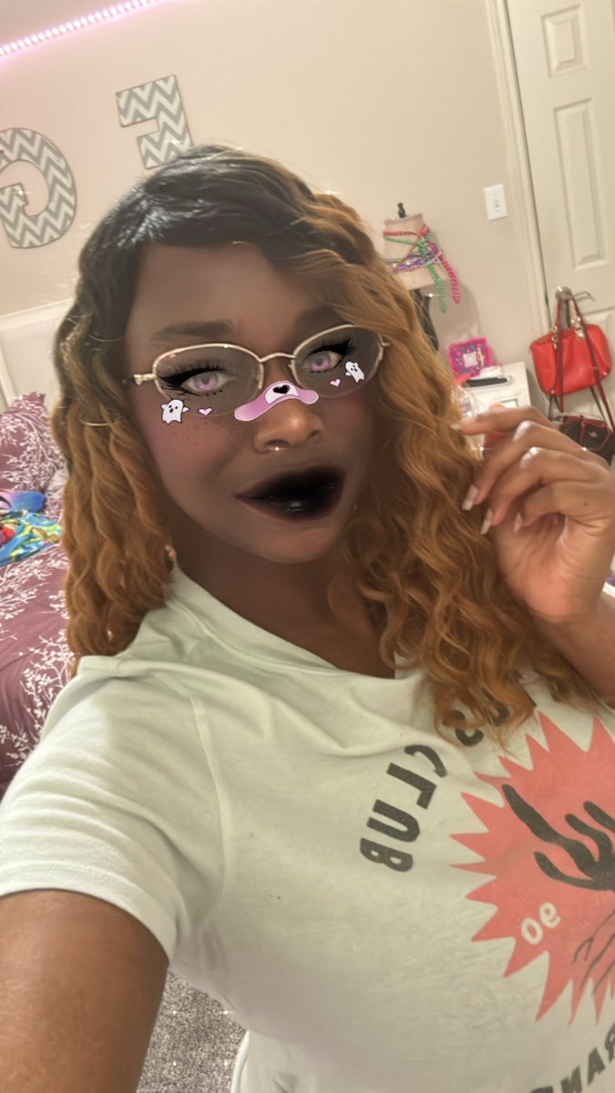 ebonykgray's tweet photo. 🖤Gothic Ray Ray , scary clown Ray Ray ❤️ #spooky #spookyseason #fyp #single #interracial #blackgirlrock #interracialsingles #curvy #wmbw #bwlm #swirllove #swirl #selfie #selflove #smile #viral #trending #xyzbca #halloweenfilter #scary #horror https://t.co/UMZlwOXiOD
