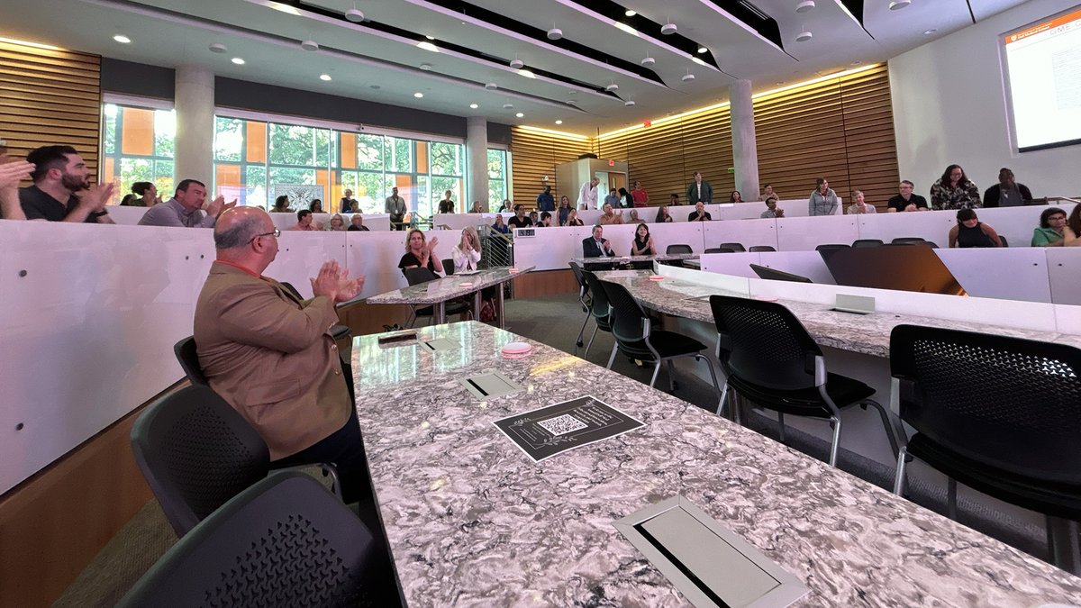 Please join us in congratulating the newest Sue Cox, M.D., Academy of Distinguished Educators inductees &amp; awardees! The academy recognizes our outstanding educators &amp; fosters a community of teachers at the leading edge of #MedEd: bit.ly/48XCvPI