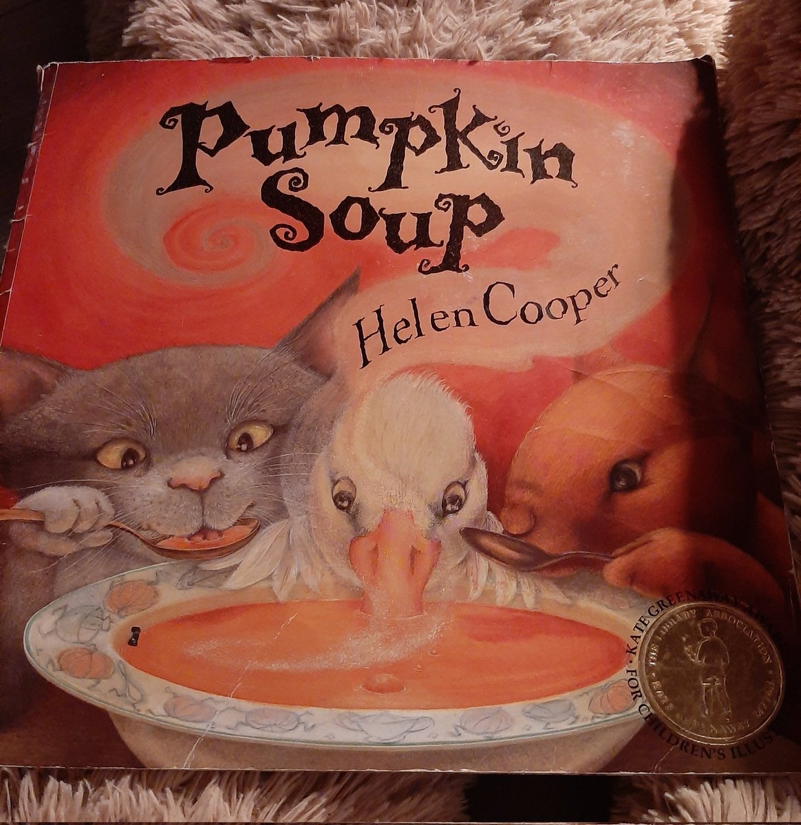 When @HelenCooperbook likes a post and it brings back memories of reading your children this fabulous book every autumn. Every school should be reading this with their pupils and cooking soup obviously. Thank you Helen! #pumpkinsoup #gardeningwithkids #childrensbooks